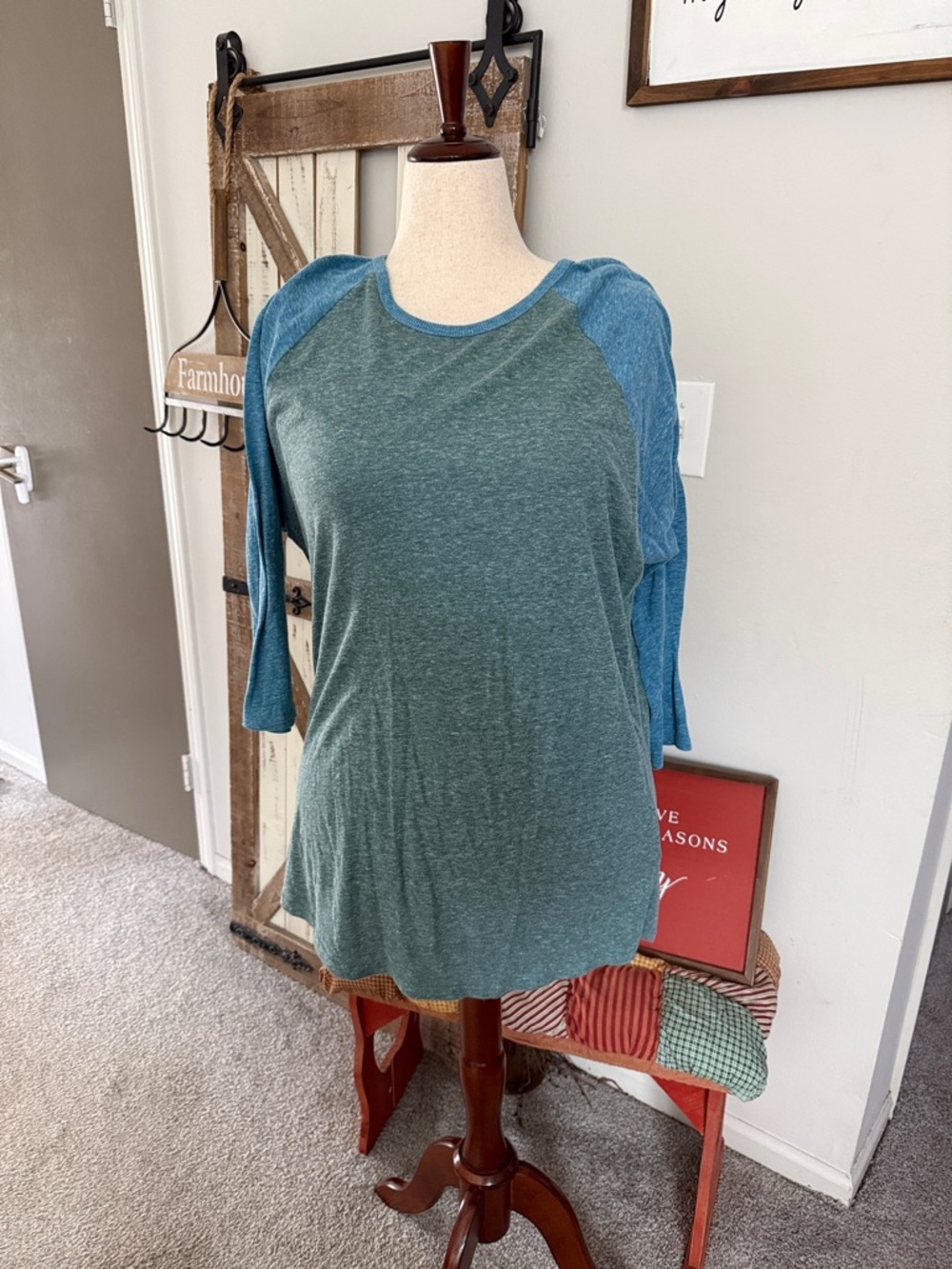 LuLaRoe Two-Tone Teal & Blue Raglan Top